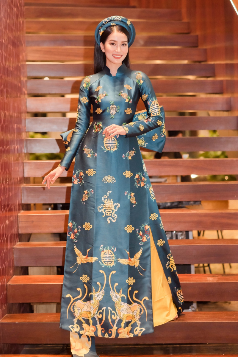 Hoa hậu Tiểu Vy kín cổng cao tường, Đỗ Mỹ Linh khoe vai trần nuột nà trên thảm đỏ  - Ảnh 8